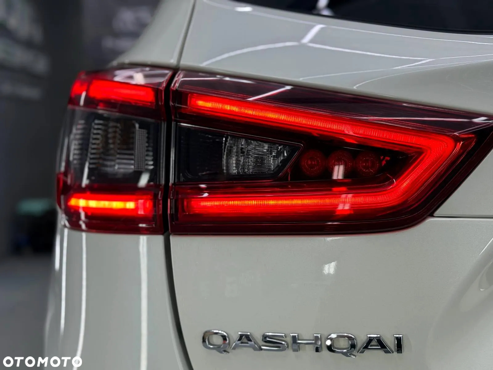Nissan Qashqai 1.3 DIG-T TEKNA - 8