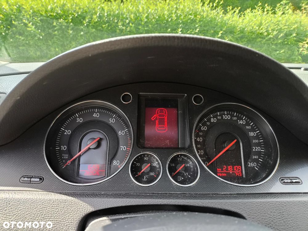 Volkswagen Passat 1.6 Comfortline - 15