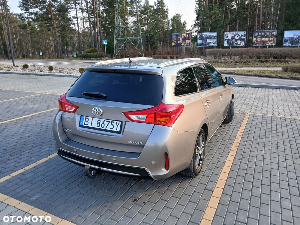 Toyota Auris 1.4 D-4D Premium - 11