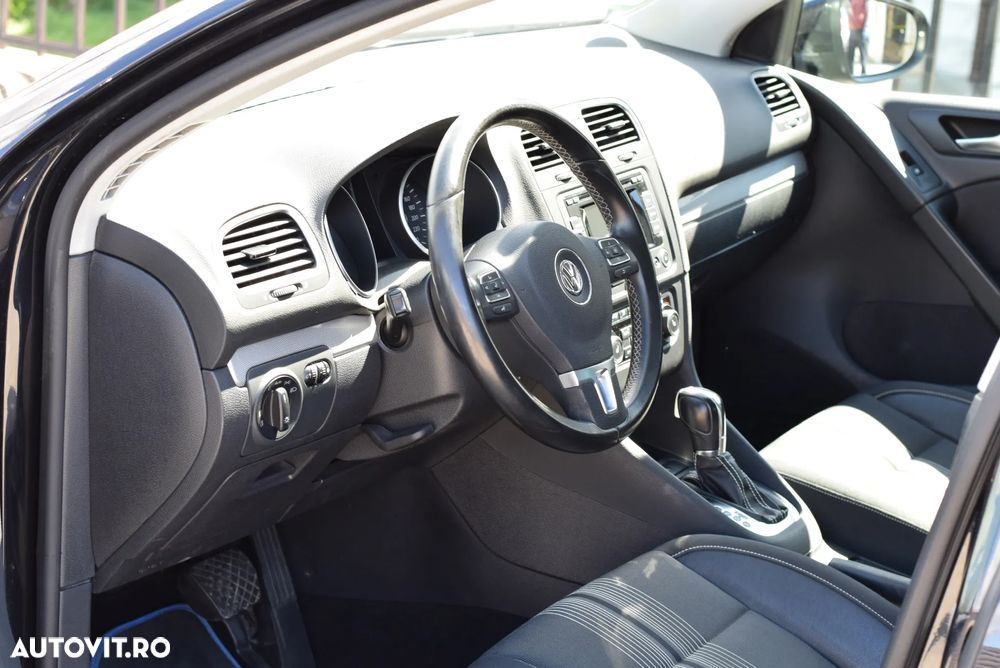 Volkswagen Golf 2.0 TDI DPF DSG MATCH - 9