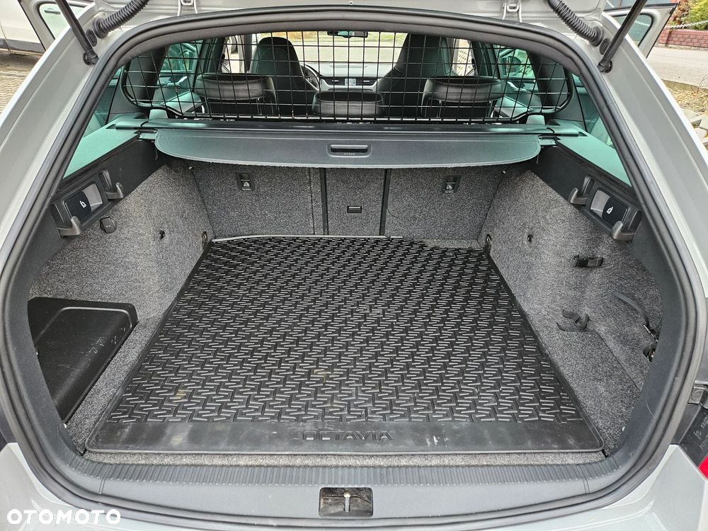 Skoda Octavia 2.0 TSI RS - 25