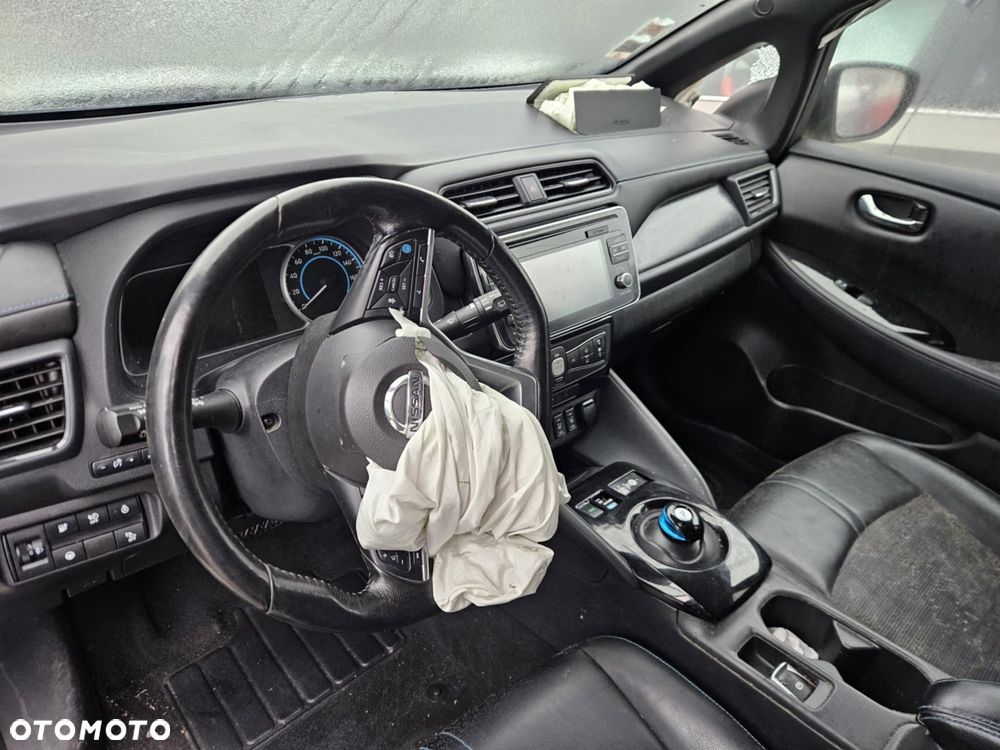 Nissan Leaf 40 kWh N-Connecta - 6