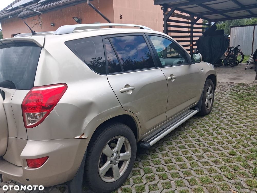 Toyota RAV4 2.2 D-4D Sol - 3