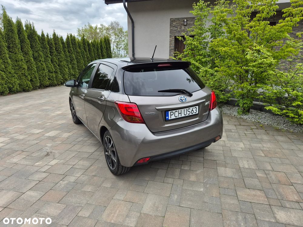 Toyota Yaris Hybrid 100 Business Edition - 7