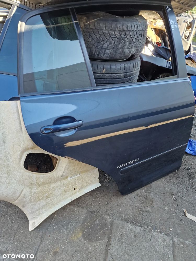Drzwi  prawy tył  vw golf  V  I  VI  plus  w  kolorze  LC5F - 3
