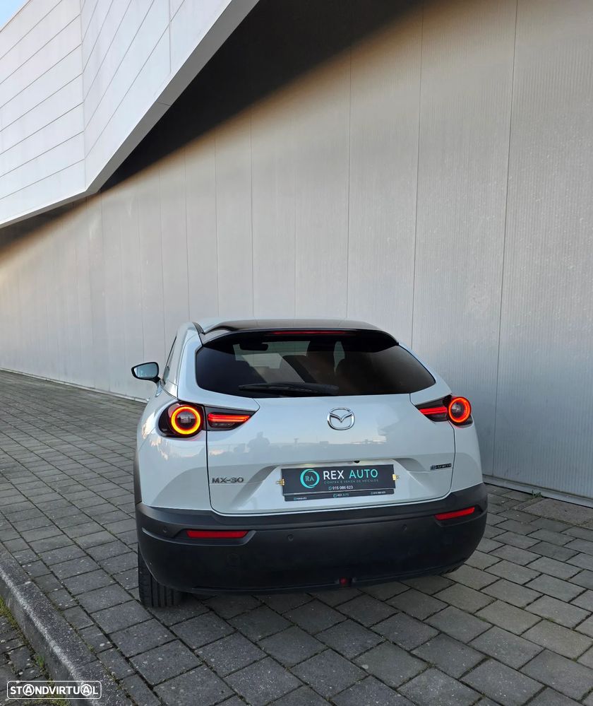 Mazda MX-30 e-SKYACTIV EXCLUSIVE-LINE - 9