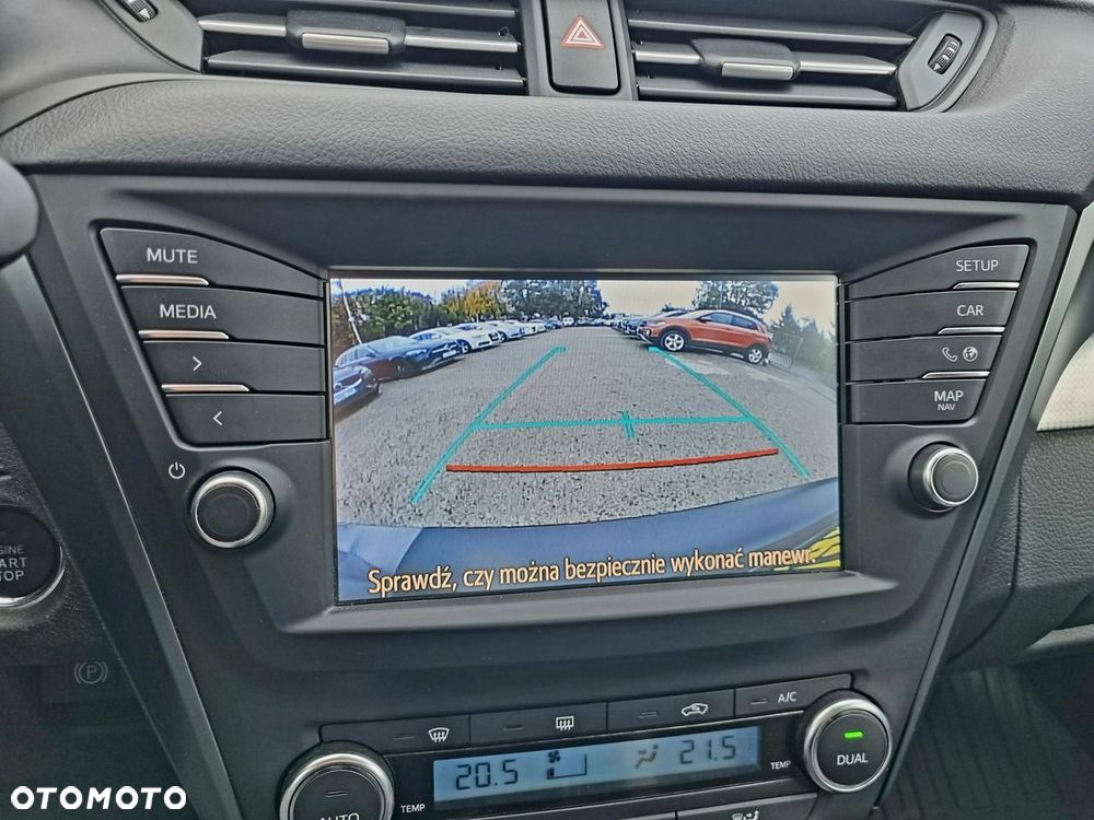 Toyota Avensis 1.8 Prestige - 19