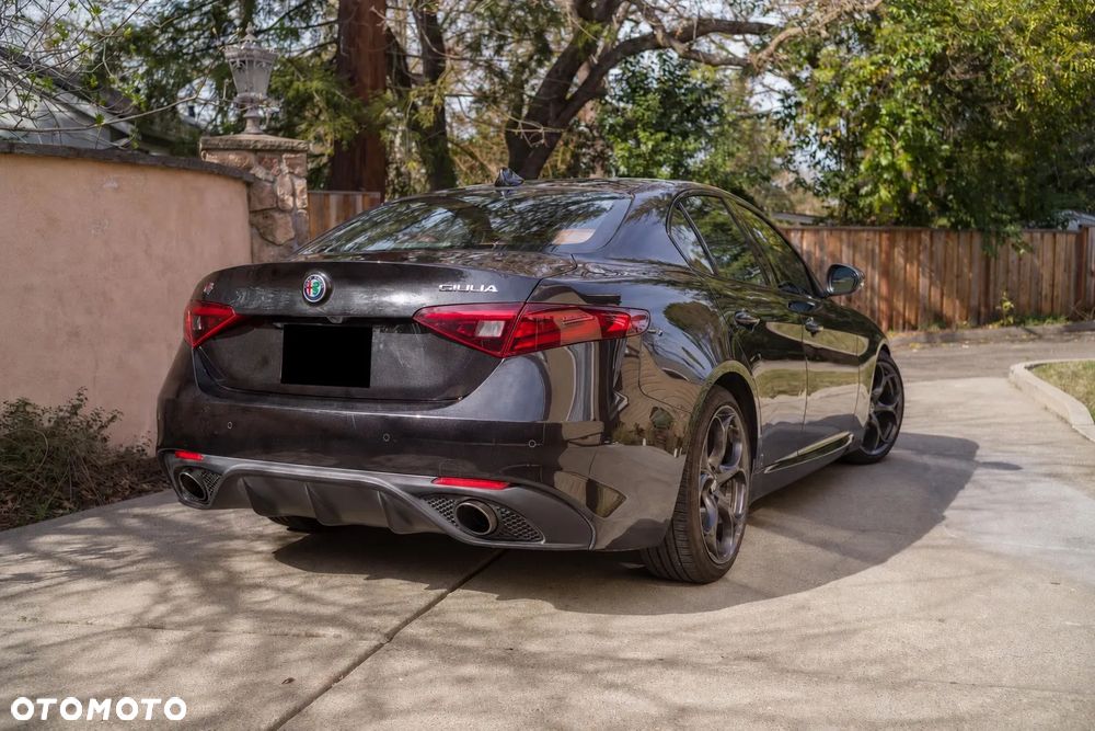 Alfa Romeo Giulia 2.0 Turbo Veloce - 12