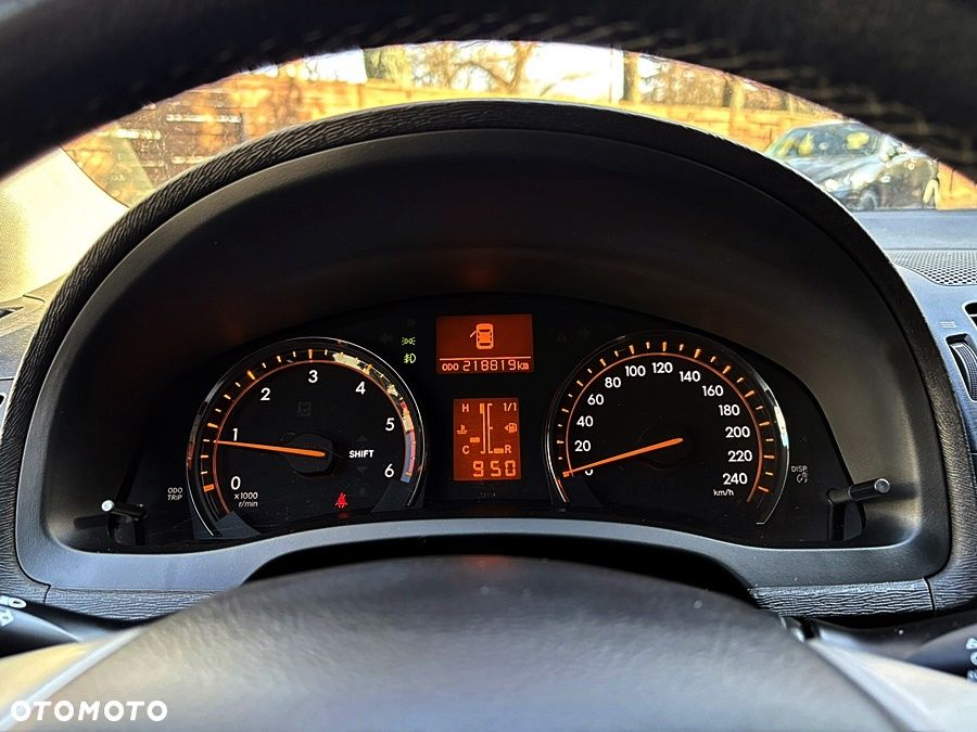 Toyota Avensis 2.0 D-4D - 21