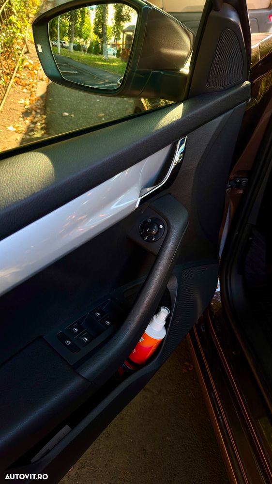 Skoda Octavia 2.0 TDI DSG Style - 8