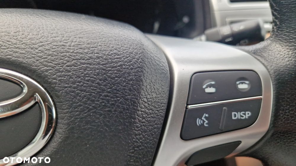 Toyota Avensis Combi 1.8 Executive - 21