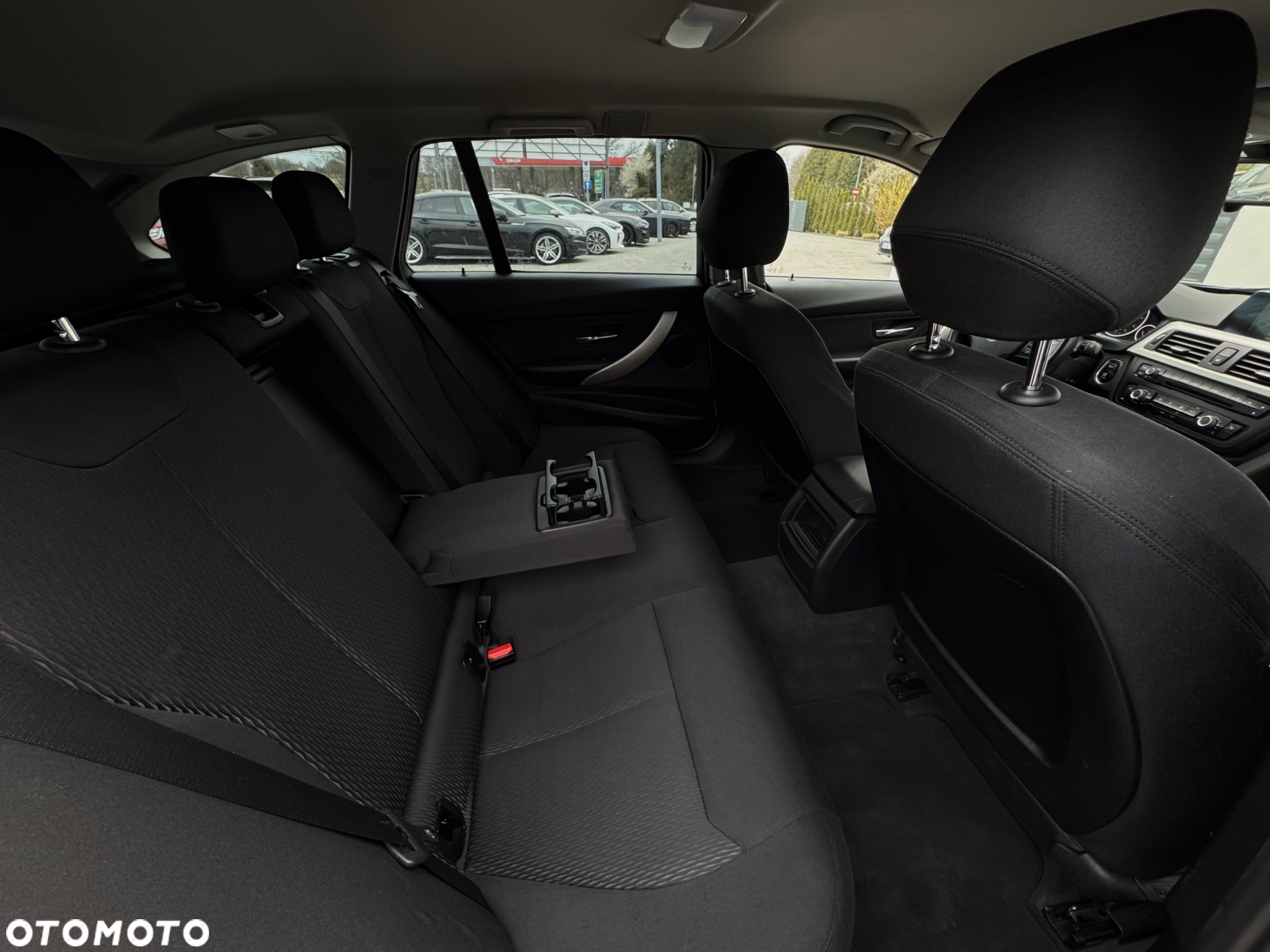 BMW Seria 3 318d Touring - 30