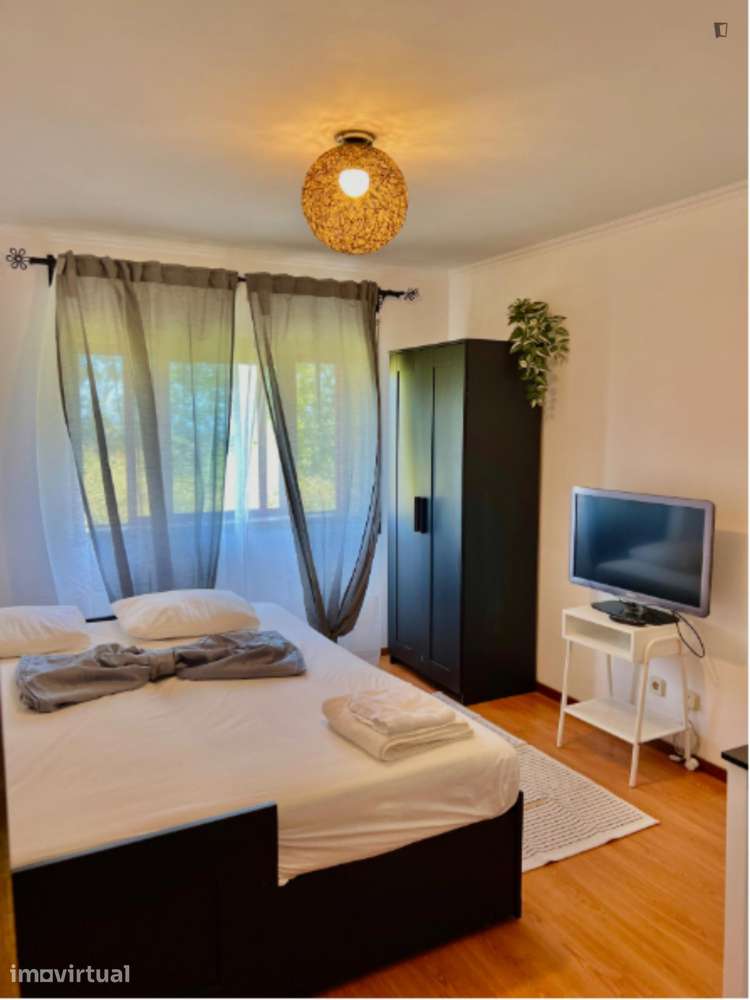 Quarto - localizado em Vila nova de gaia - Grande imagem: 2/12