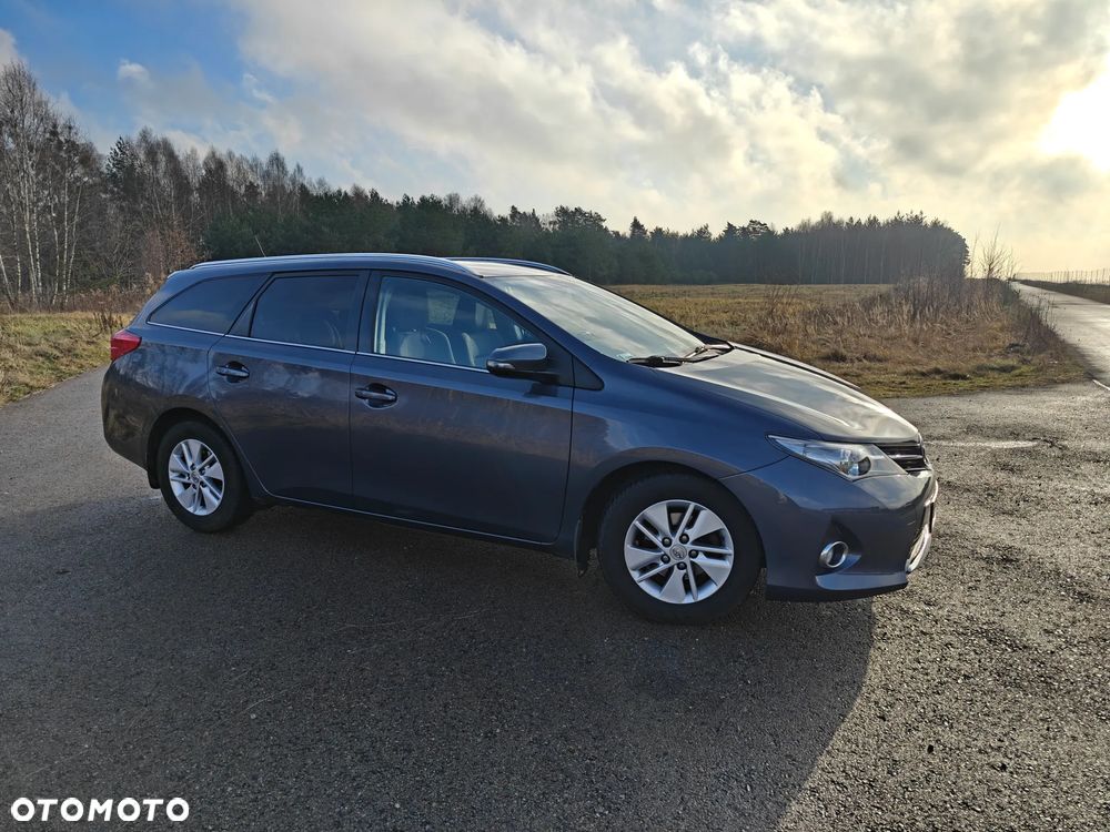 Toyota Auris 1.4 D-4D Premium Comfort - 32