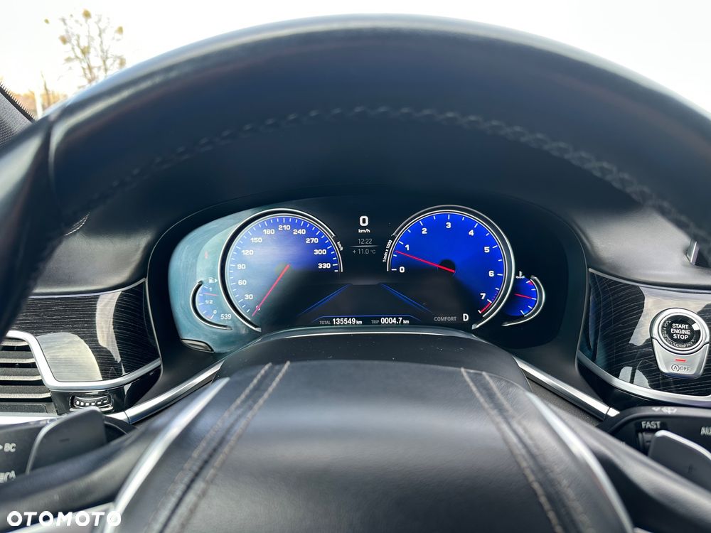 BMW Seria 7 740Li - 33