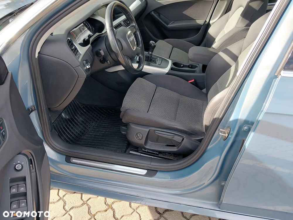 Audi A4 Limousine - 18
