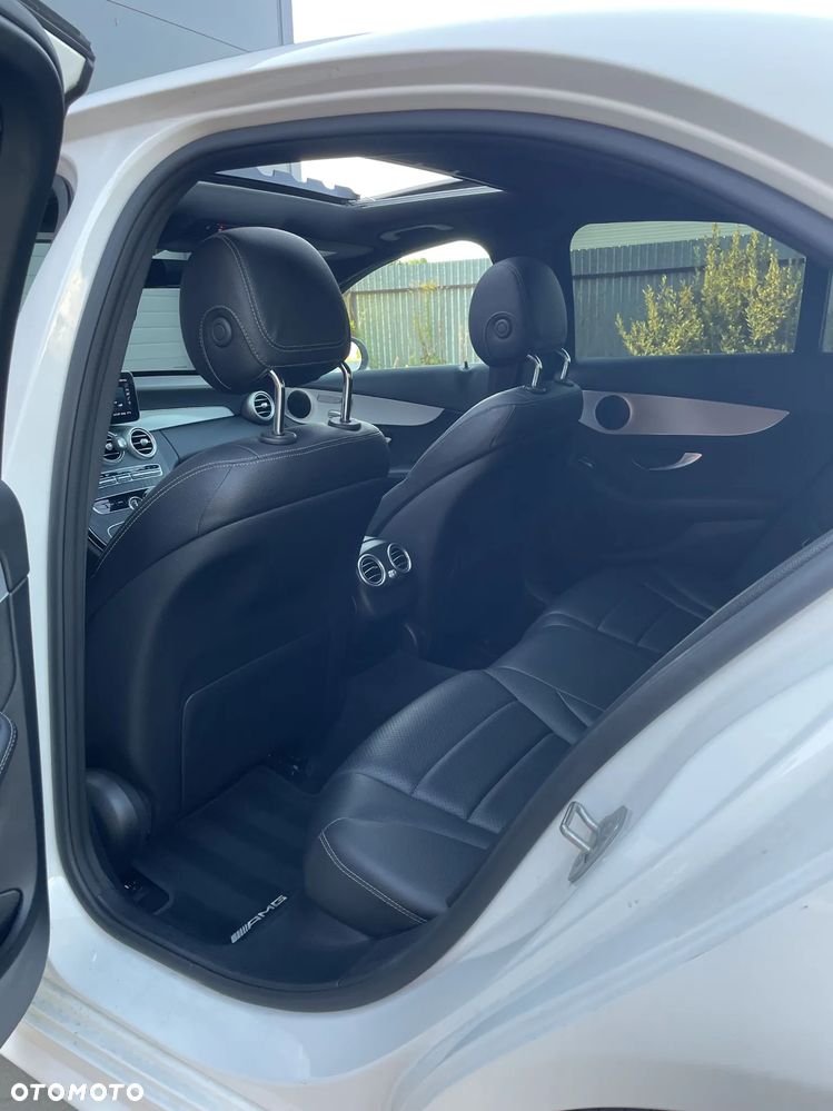 Mercedes-Benz Klasa C 300 9G-TRONIC AMG Line - 13
