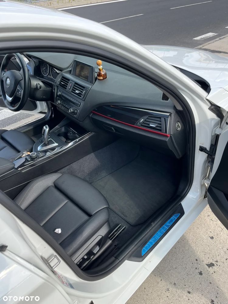 BMW Seria 1 118d Sport Line - 19