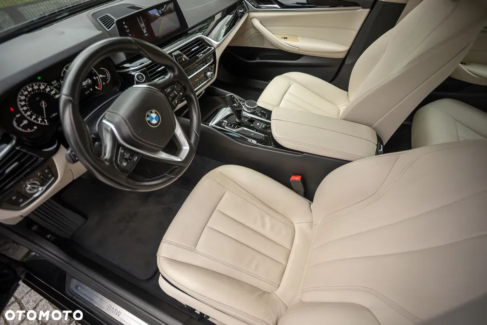 BMW Seria 5 520d Luxury Line - 17