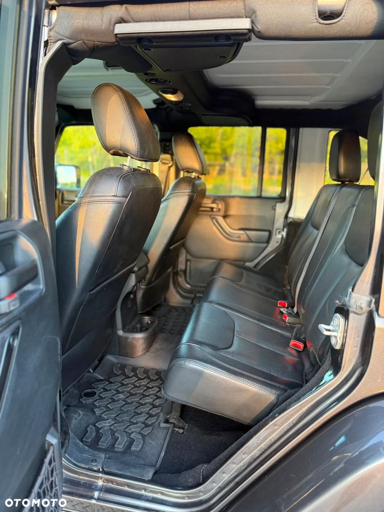 Jeep Wrangler - 8