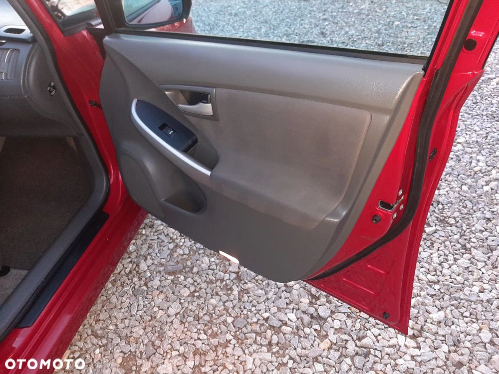 Toyota Prius (Hybrid) Executive - 28