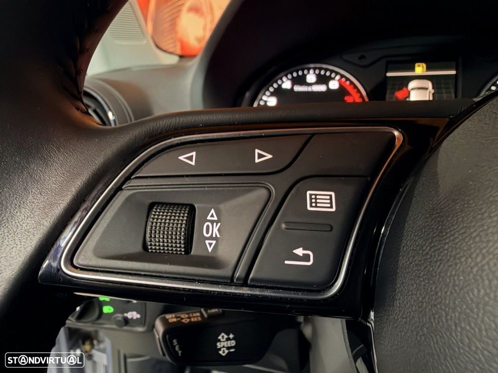 Audi Q2 1.0 TFSI Design - 12