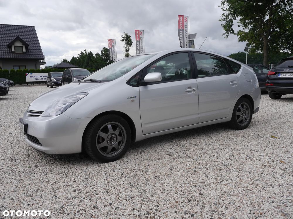 Toyota Prius 1.5 VVT-i Prestige - 11