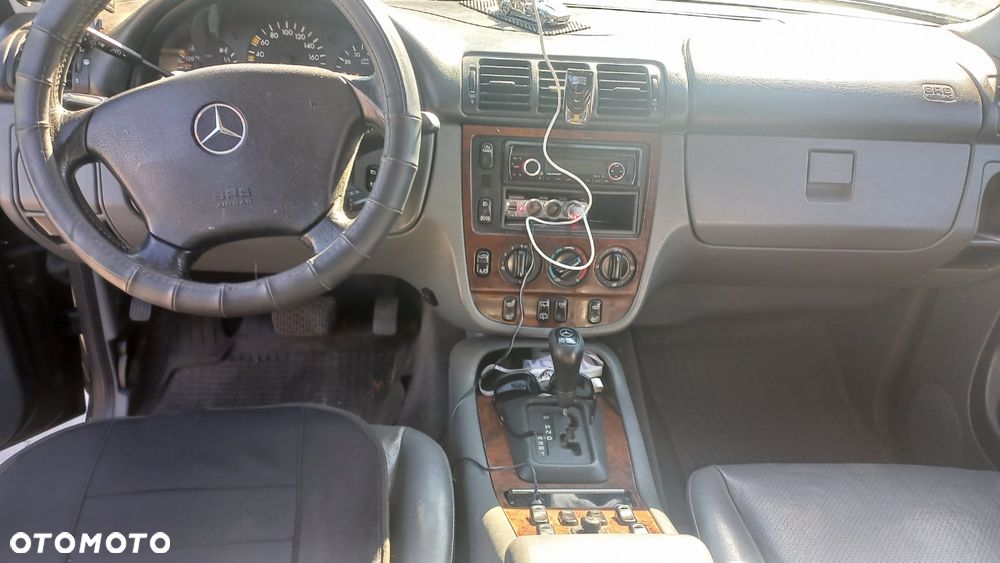 Mercedes-Benz ML 320 - 7