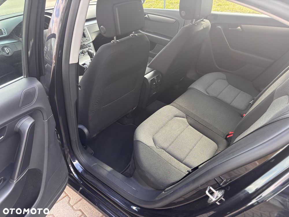 Volkswagen Passat 2.0 TDI Comfortline DSG - 17