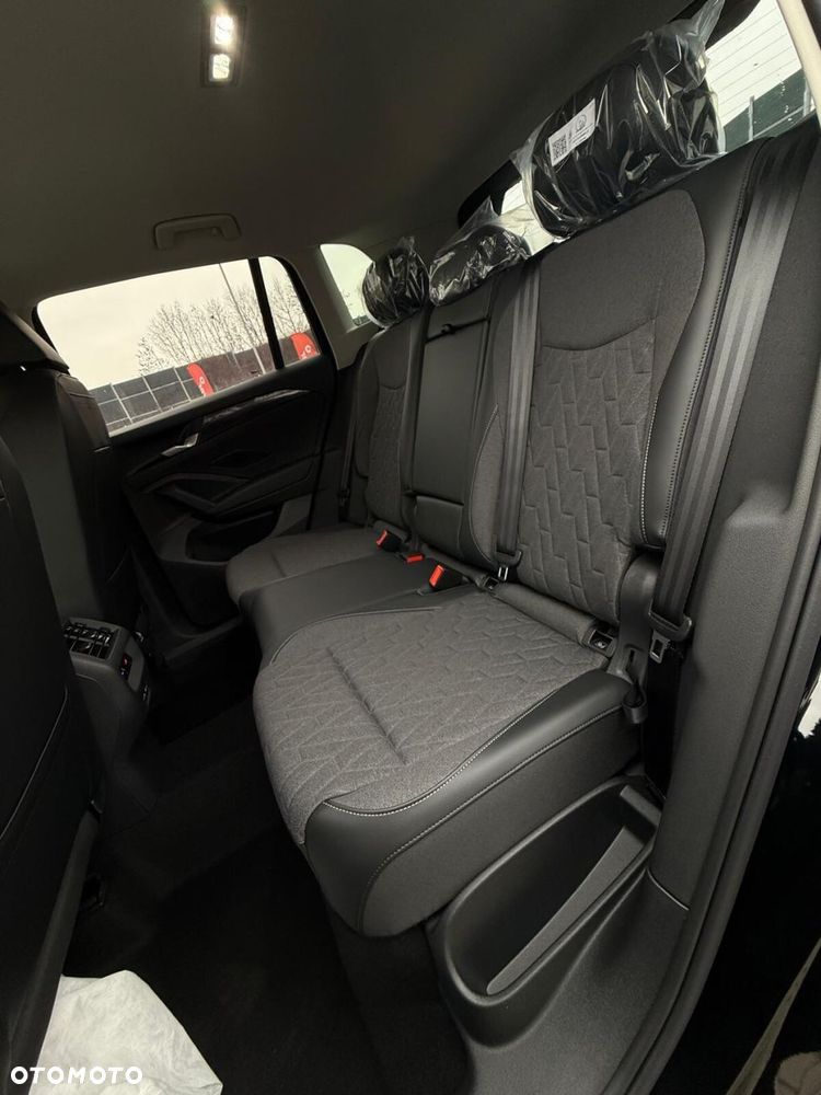 Volkswagen Tiguan - 31