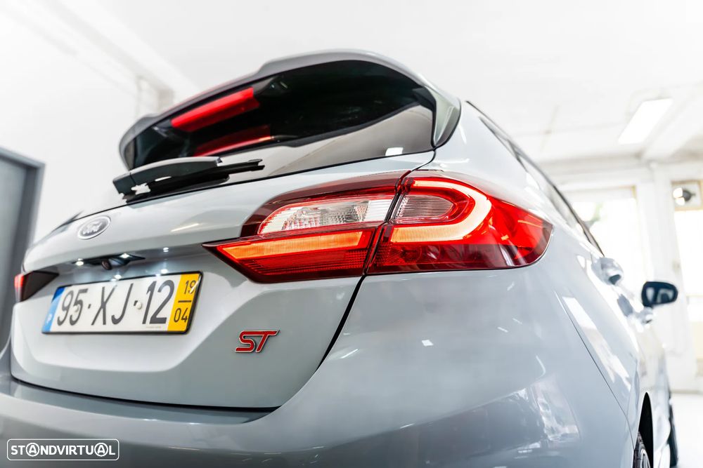 Ford Fiesta 1.5 EcoBoost ST - 23