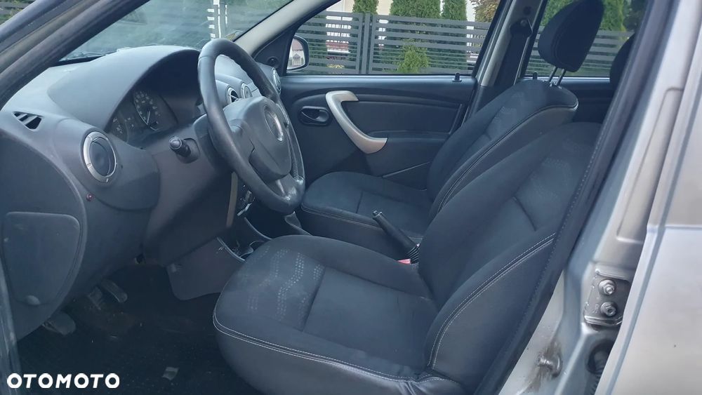 Dacia Sandero Stepway 1.6 - 9