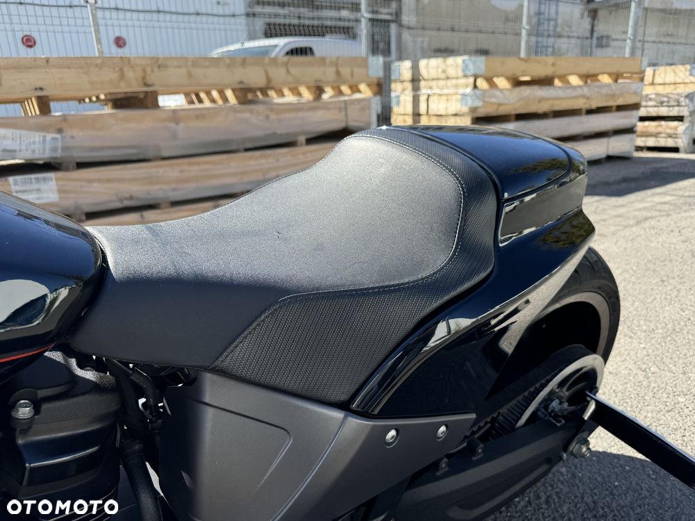 Harley-Davidson Softail FXDR - 19