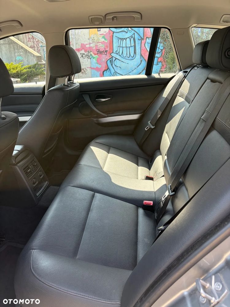 BMW Seria 3 320d DPF - 23