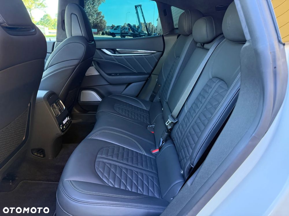 Maserati Levante Trofeo - 13