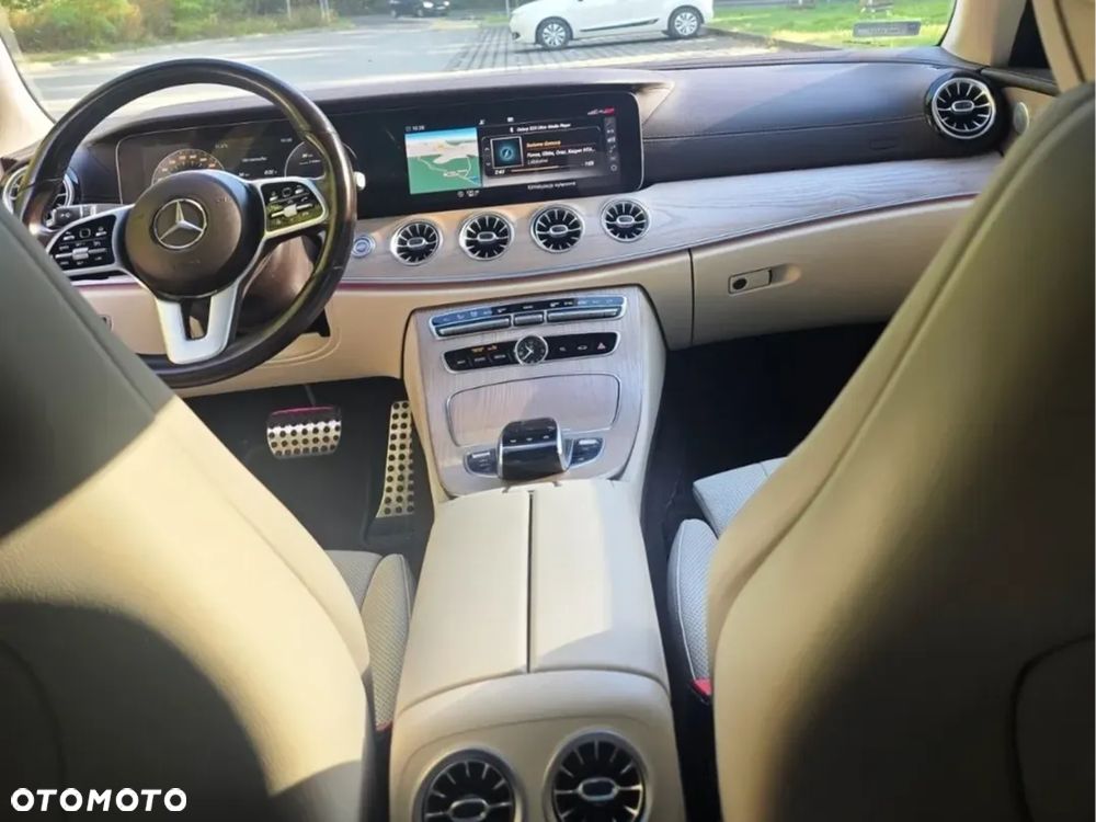 Mercedes-Benz Klasa E 300 9G-TRONIC - 10