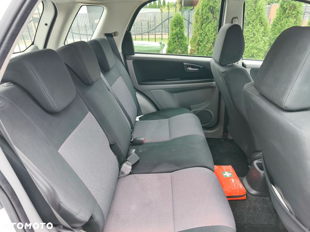 Suzuki SX4 1.6 GS / Premium - 9