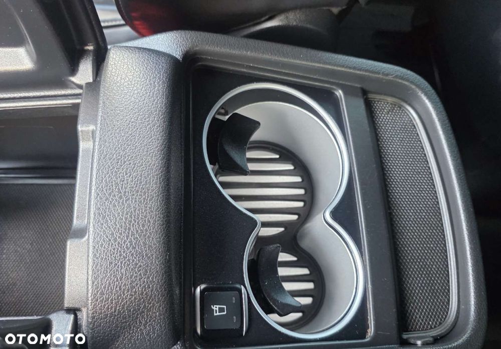 Mercedes-Benz Klasa V - 21