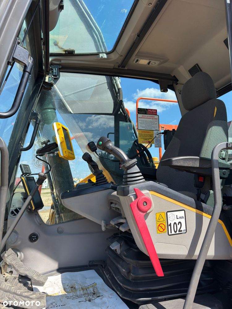Volvo EC 220 EL - 25