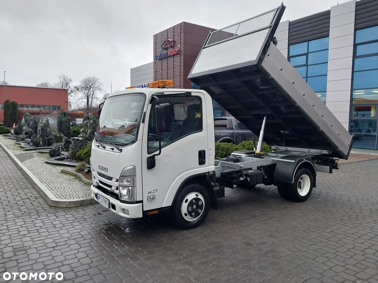 Isuzu M27 - 9