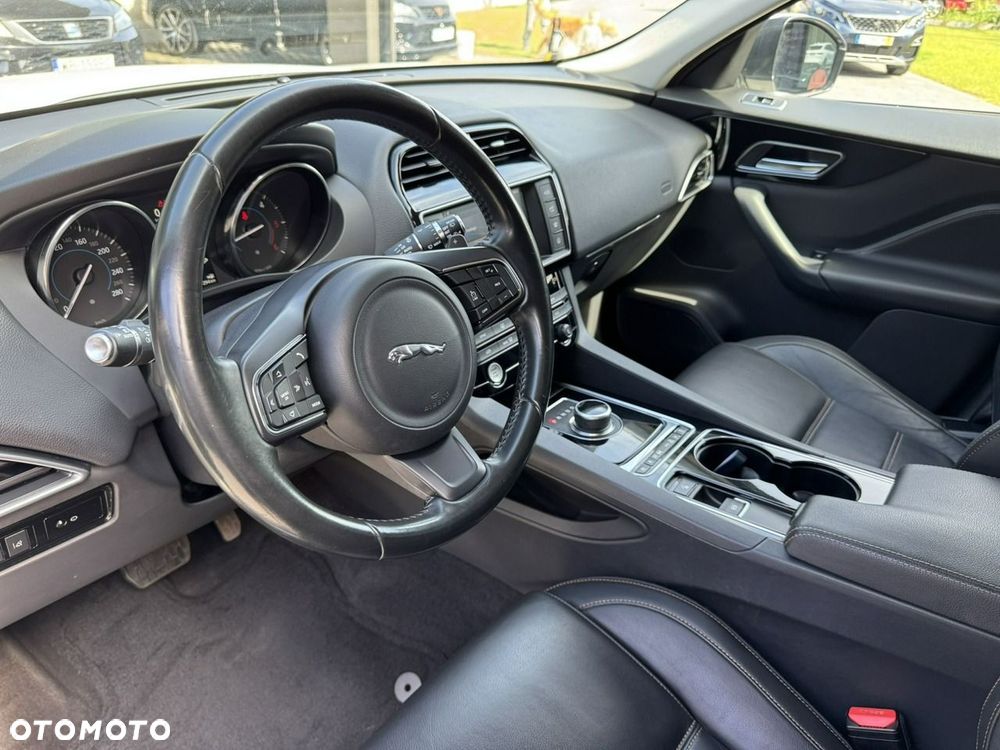 Jaguar F-Pace - 16