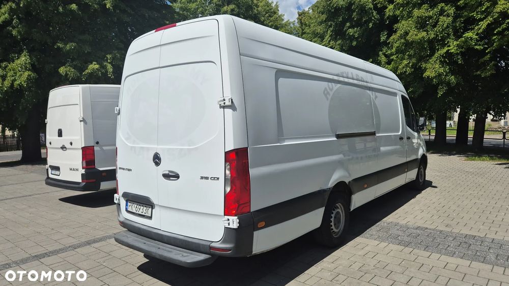 Mercedes-Benz SPRINTER - 4