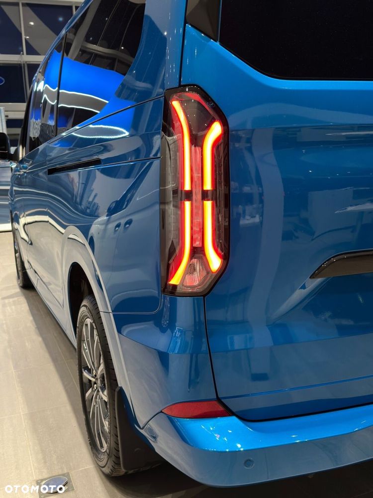 Ford Tourneo Custom - 10