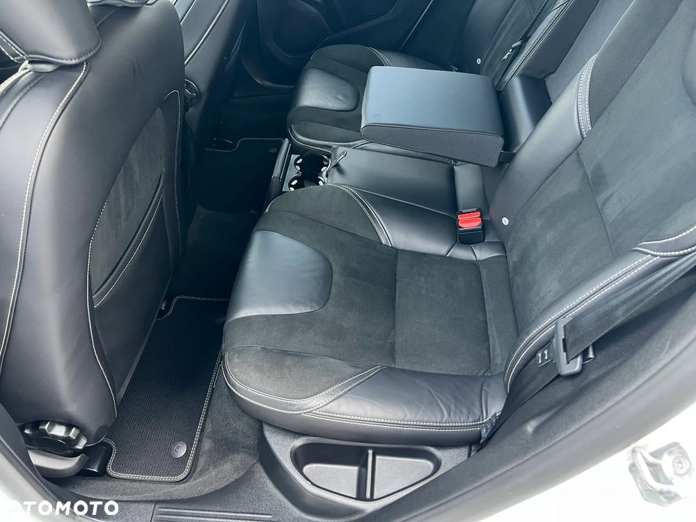 Volvo V40 T3 Inscription - 31
