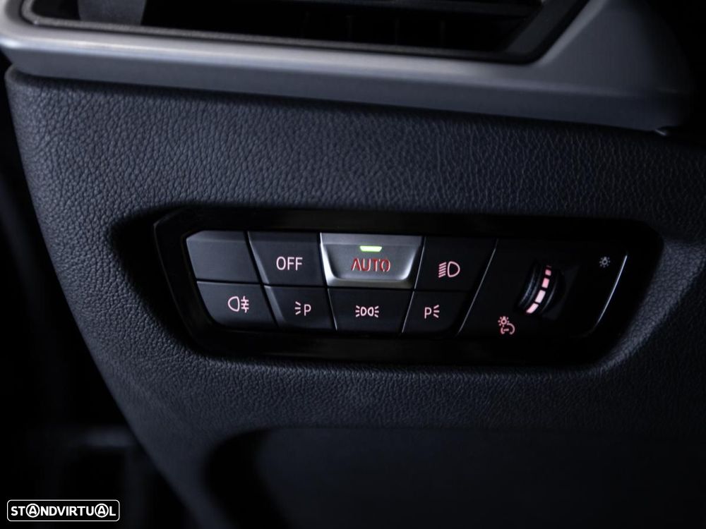 BMW 330 e Auto - 17