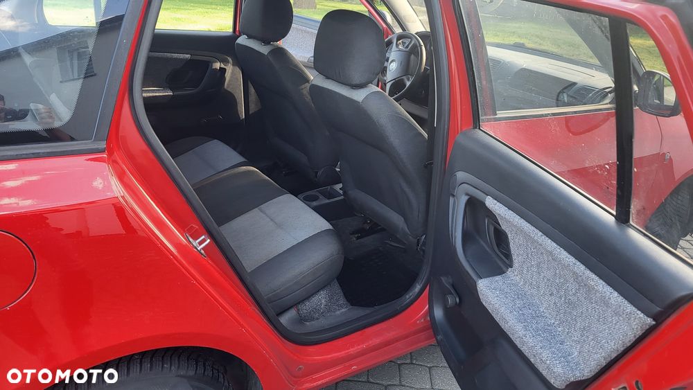 Skoda Fabia - 4