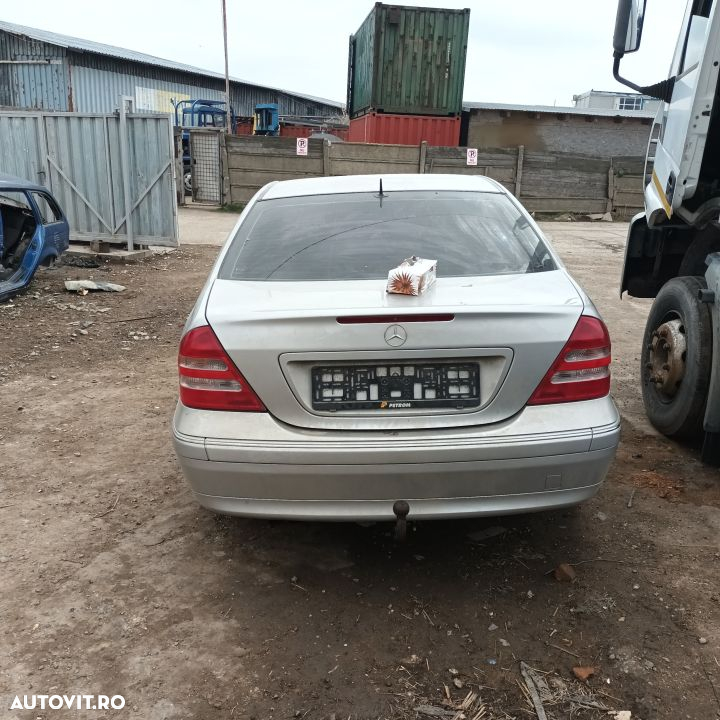 Dezmembrari  Mercedes-Benz C-CLASS (W203)  2000  > 2007 C 200 Kompres - 5