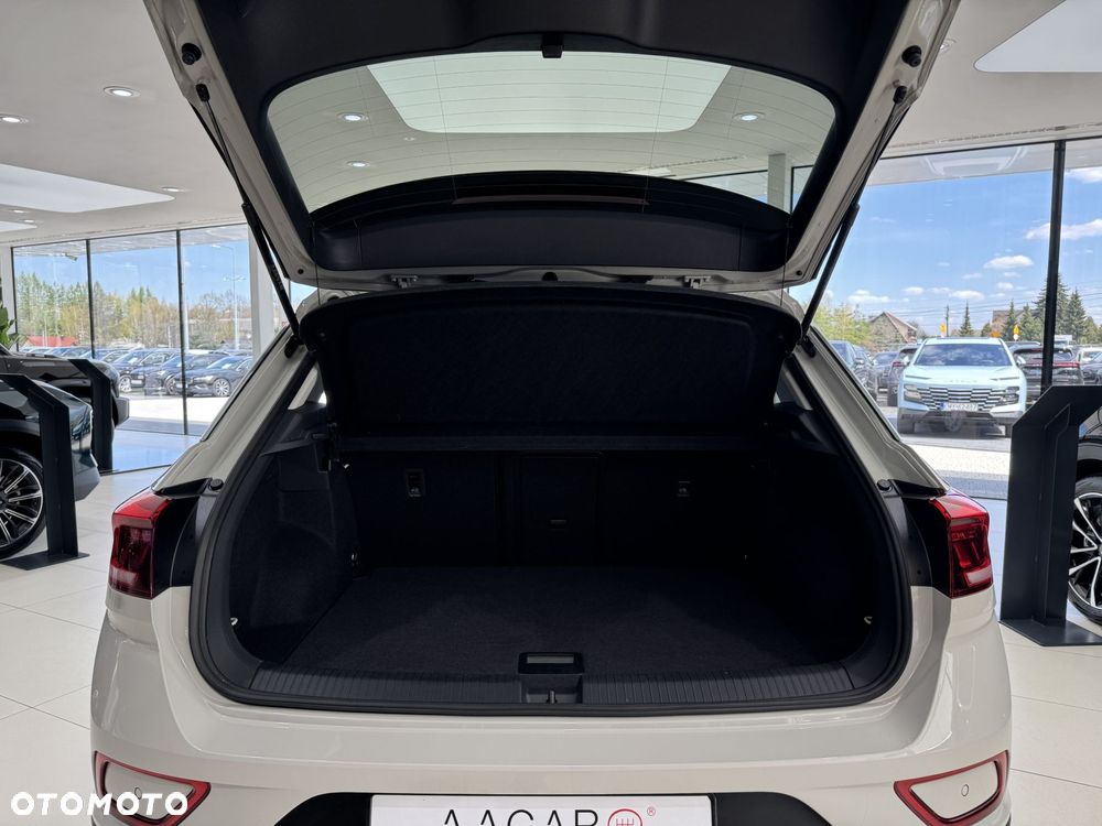 Volkswagen T-Roc - 17
