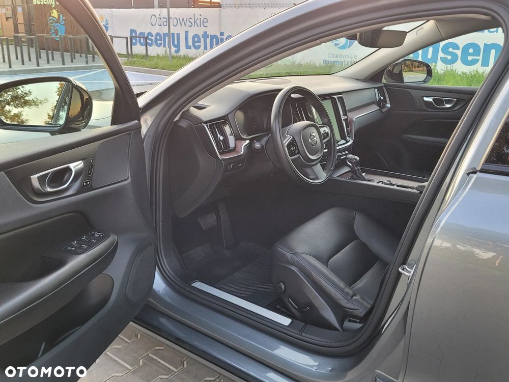 Volvo S60 T5 AWD Momentum Pro - 9