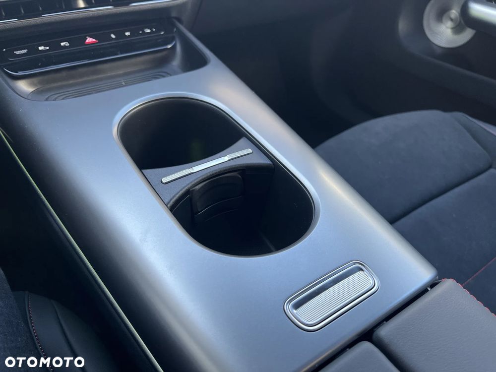 Mercedes-Benz CLA - 17